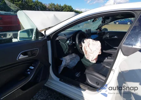 2015 Mercedes-Benz Cla 250 z USA, uszkodzony, nr VIN WDDSJ4EB8FN176609